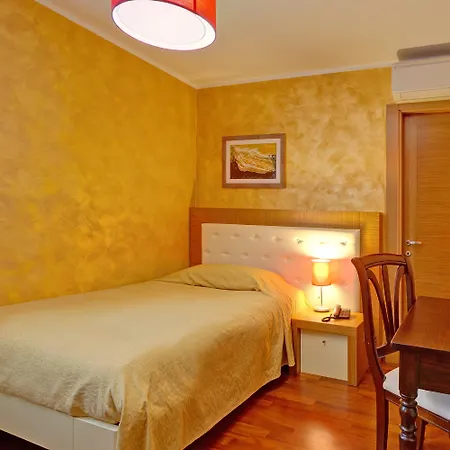 加拉酒店 酒店 3*